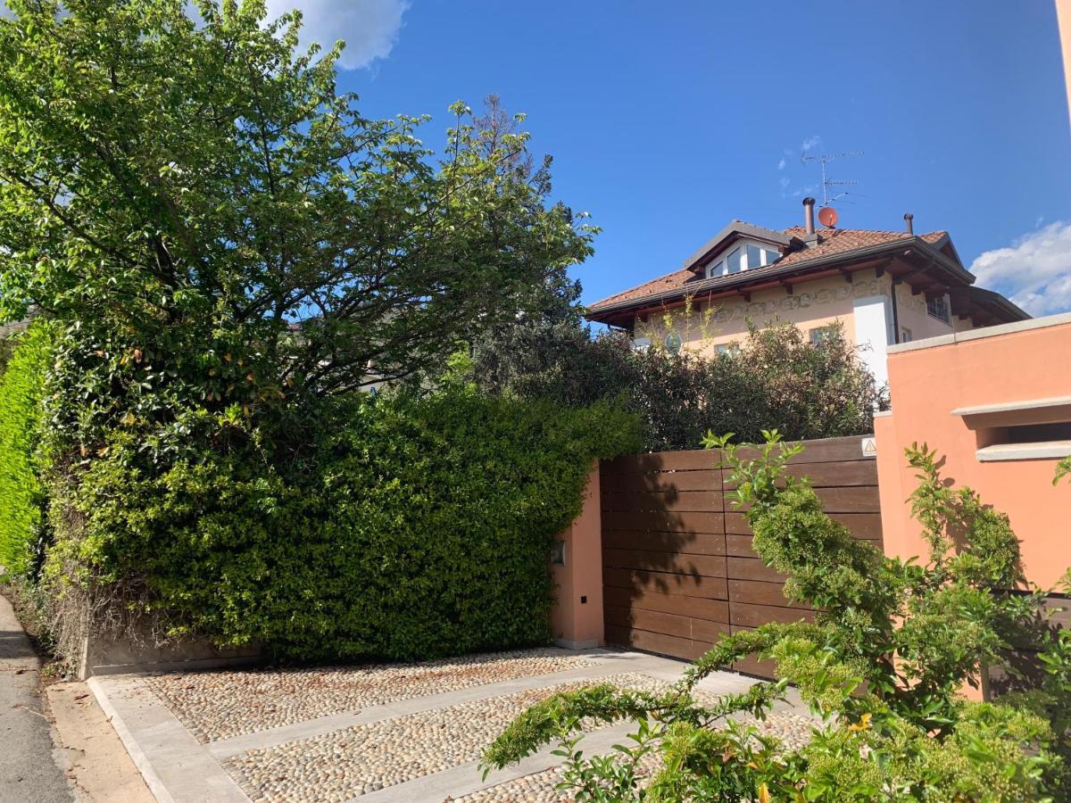 Casabella-Lago Maggiore Lesa Exterior photo